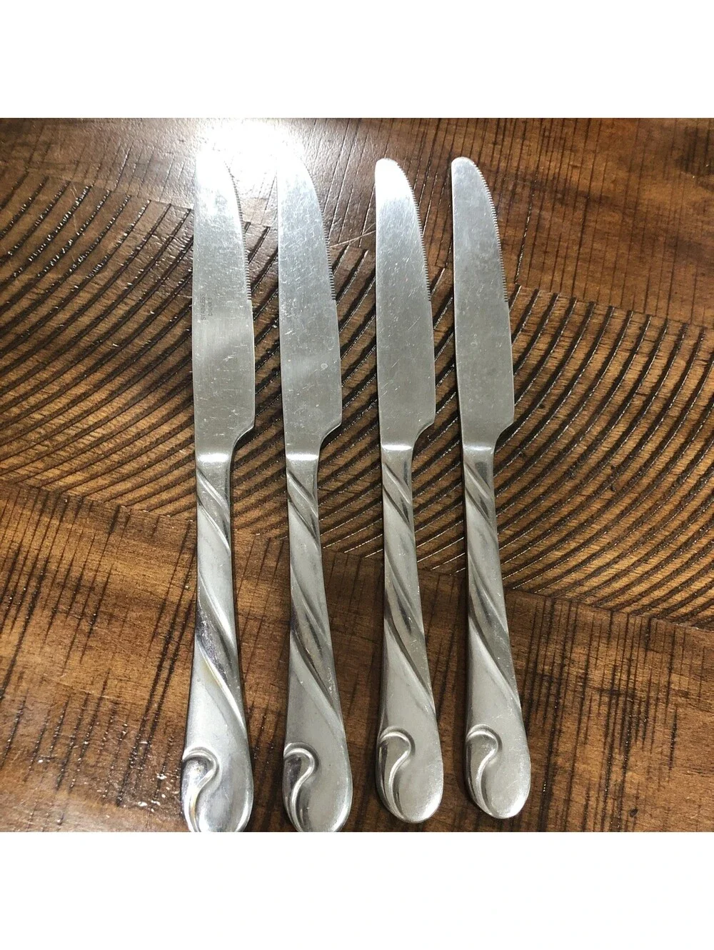 Jaclyn Smith Bella Frost Silverware Dinner Knives Frosted Handle Swirl Lot Of 4